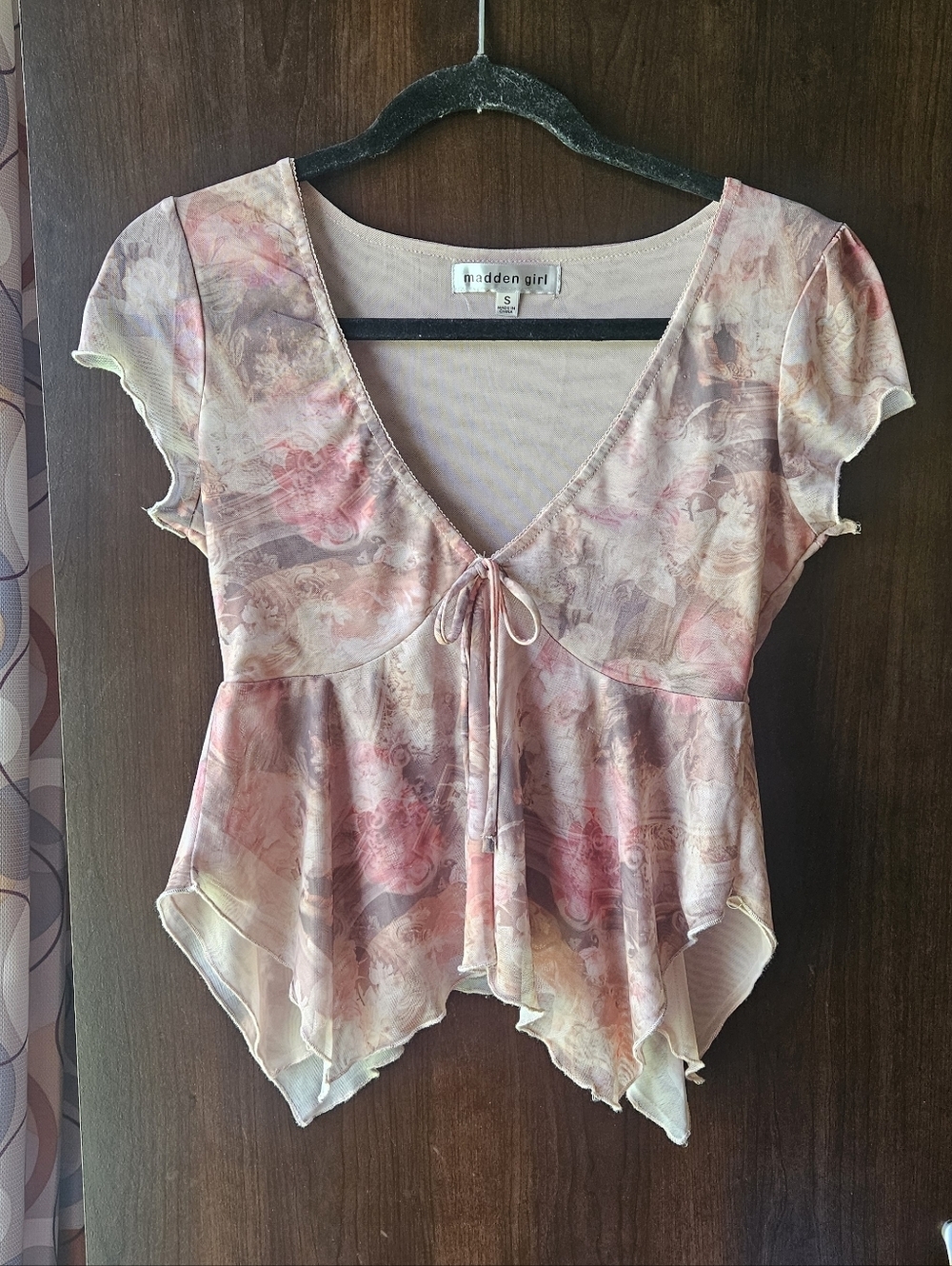 Madden Girl Pink Multi Floral Handkerchief Hem Top Size Small